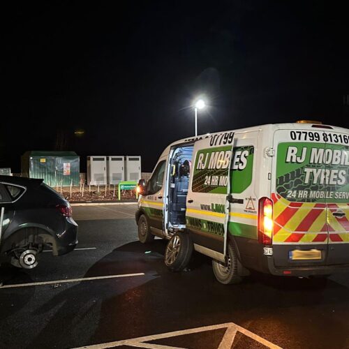 Nighttime Tyre Emergency - R J Mobile Tyres - 24 Hour Mobile Tyre Service